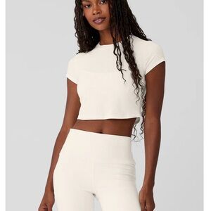 Alo Yoga Ribbed Sea Coast Cropped Tee